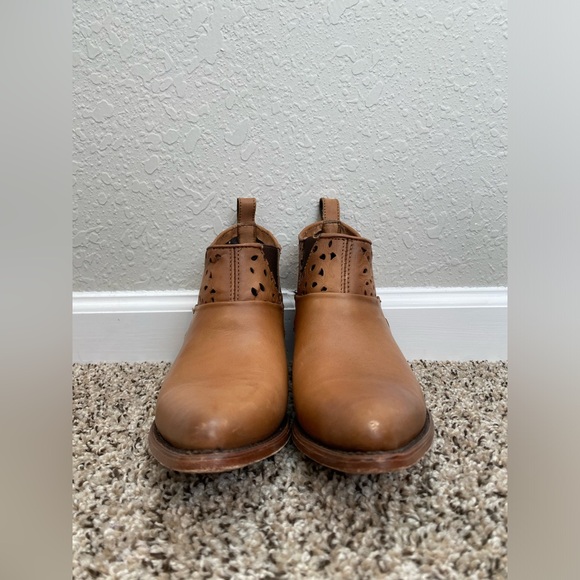 Cuadra Genuine Leather Ankle Boots - Picture 2 of 10